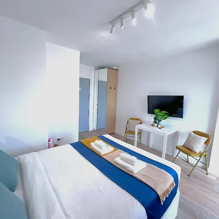 Evans Realty Bz Estudio & Piscina & Centro & Playa Apartment Benalmadena